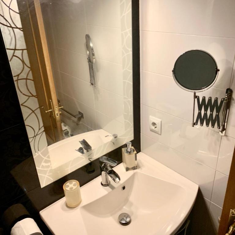 Apto Alma Parking y Piscina GRATIS - Three-Bedroom Apartment - 17