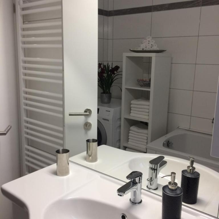 Art Chic - your exklusive stay - Three-Bedroom Apartment - 26