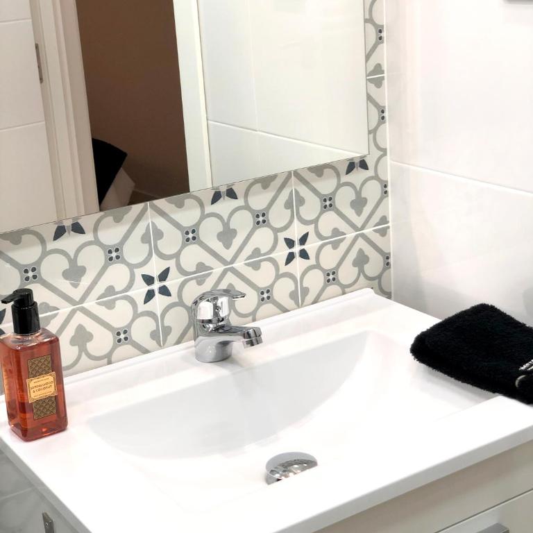 El rincón de Valeria - Bilbao - Casco Viejo - Parking opcional - AR hostsBilbao - Two-Bedroom Apartment - 2
