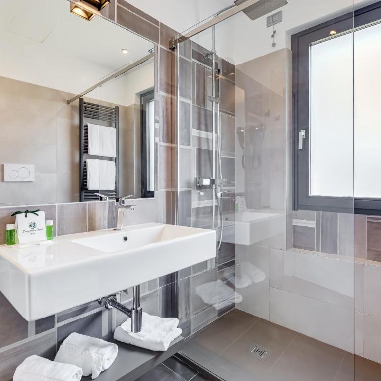 Eurogarden Hotel - Superior Double Room - 9