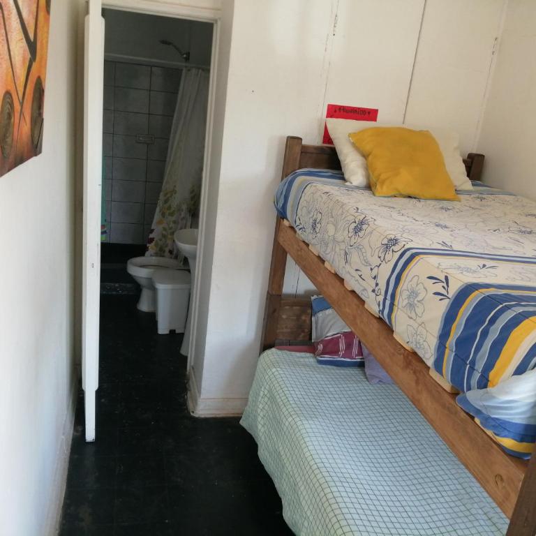 Hospedaje Mancora - Habitación Individual con baño - 2