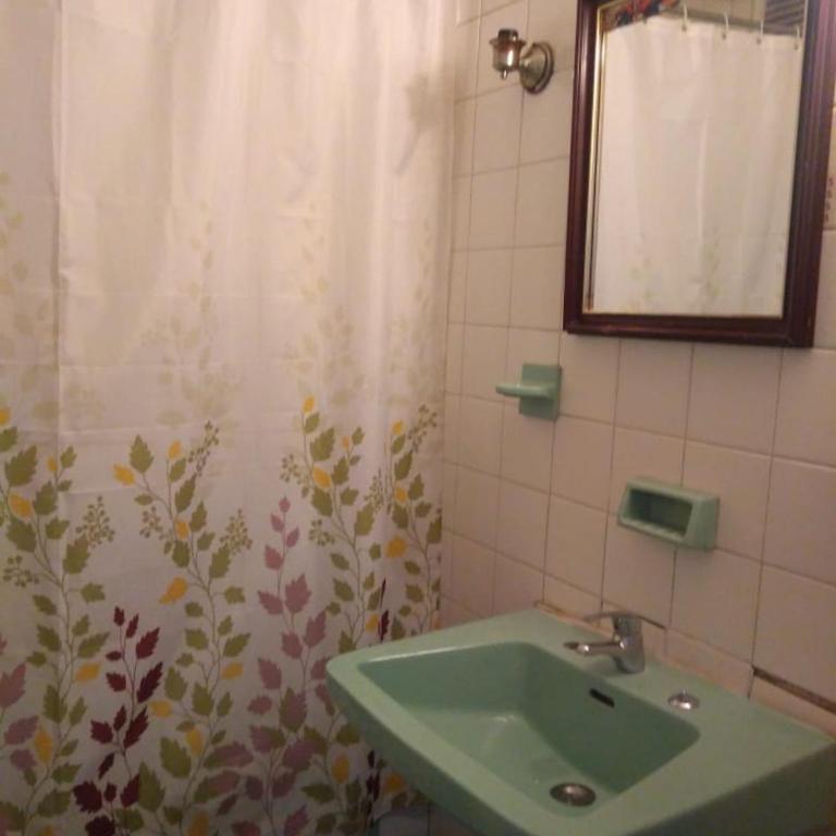 Hospedaje Mancora - Habitación Doble con baño privado - 1