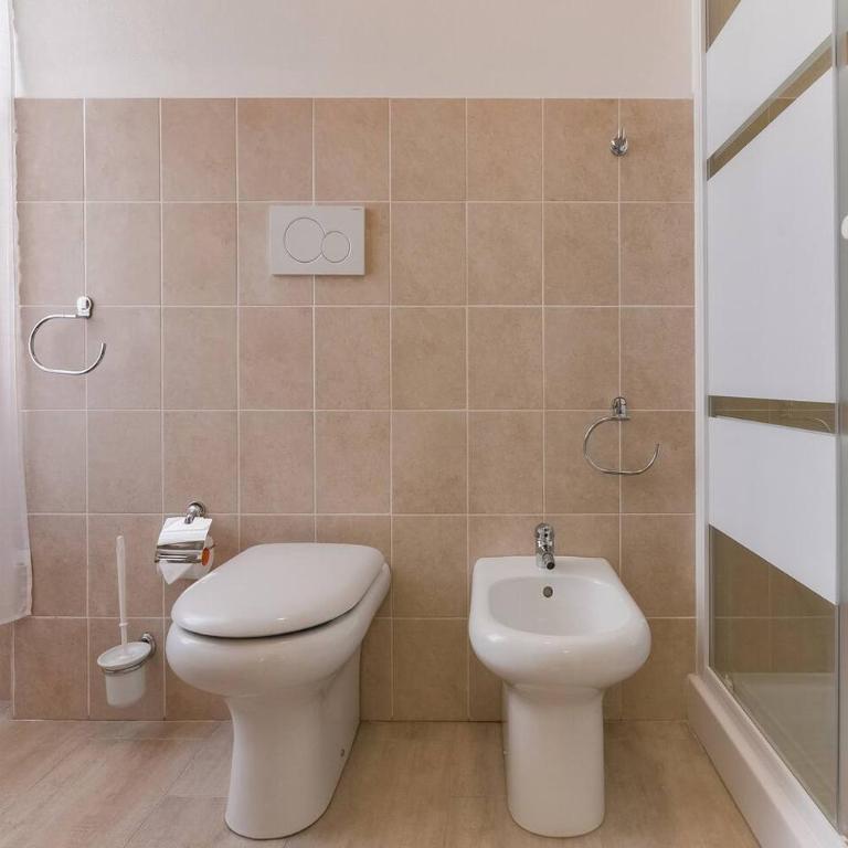 Leolù Guesthouse Alghero - Camera Tripla con Bagno Privato - 5