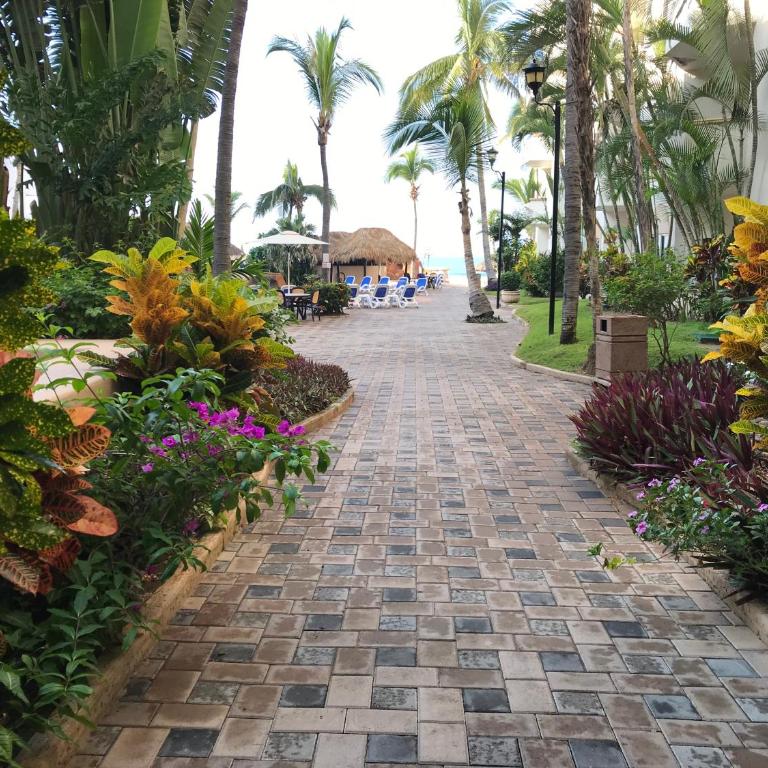 Costa Bonita Condominiums & Beach Resort - Primer planta - Two-Bedroom Apartment - 9