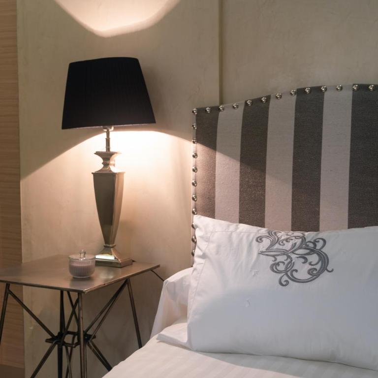 El Palacio de Argensola by Alogest - Two-Bedroom Apartment - 9