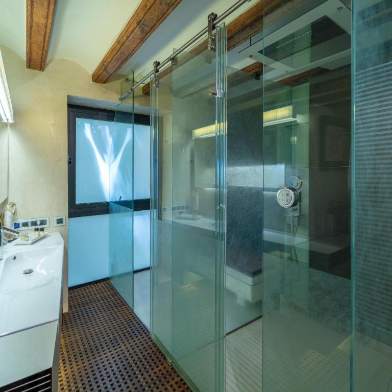El Palacio de Argensola by Alogest - Two-Bedroom Apartment - 11