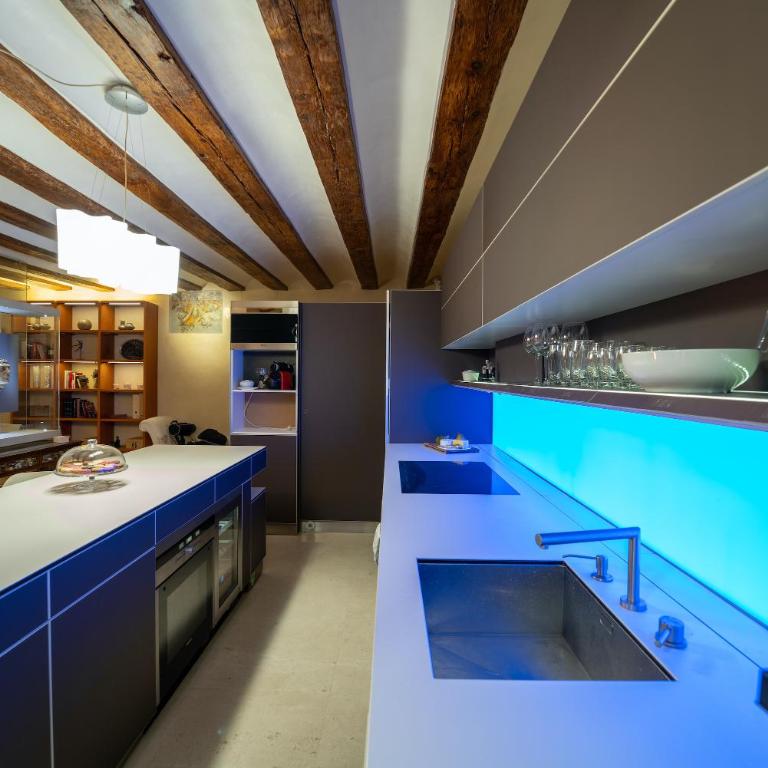 El Palacio de Argensola by Alogest - Two-Bedroom Apartment - 6