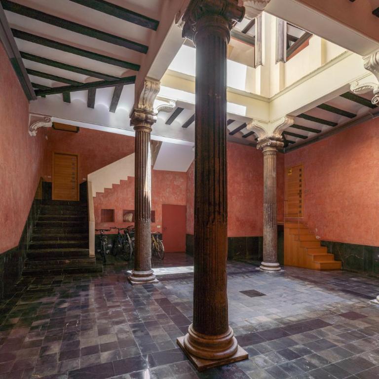 El Palacio de Argensola by Alogest - Two-Bedroom Apartment - 1
