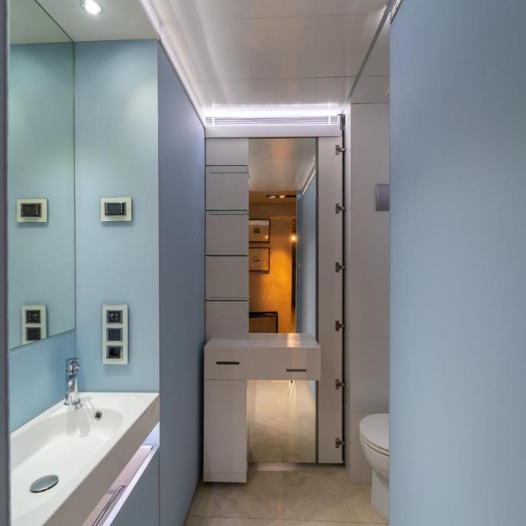 El Palacio de Argensola by Alogest - Two-Bedroom Apartment - 14