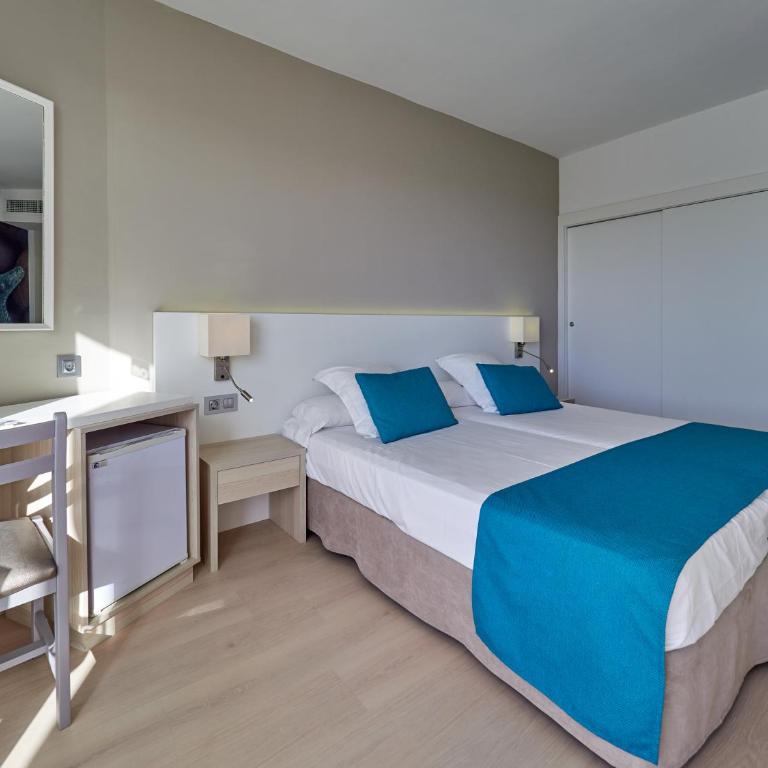 BQ Delfín Azul Hotel - Habitación Doble con vistas a la piscina y balcón - 3