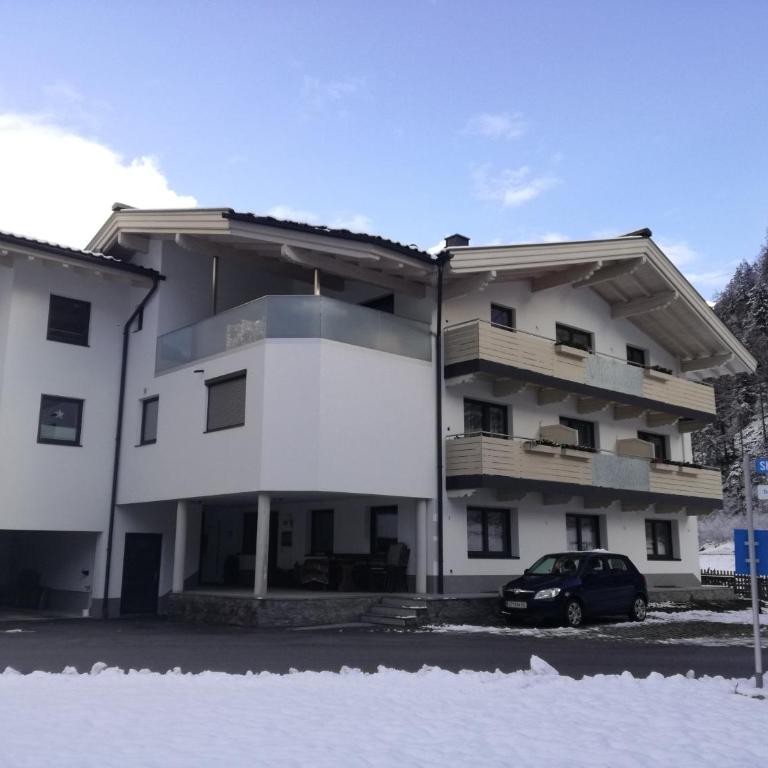 Gästehaus Holaus - Doppelzimmer mit Balkon - 1