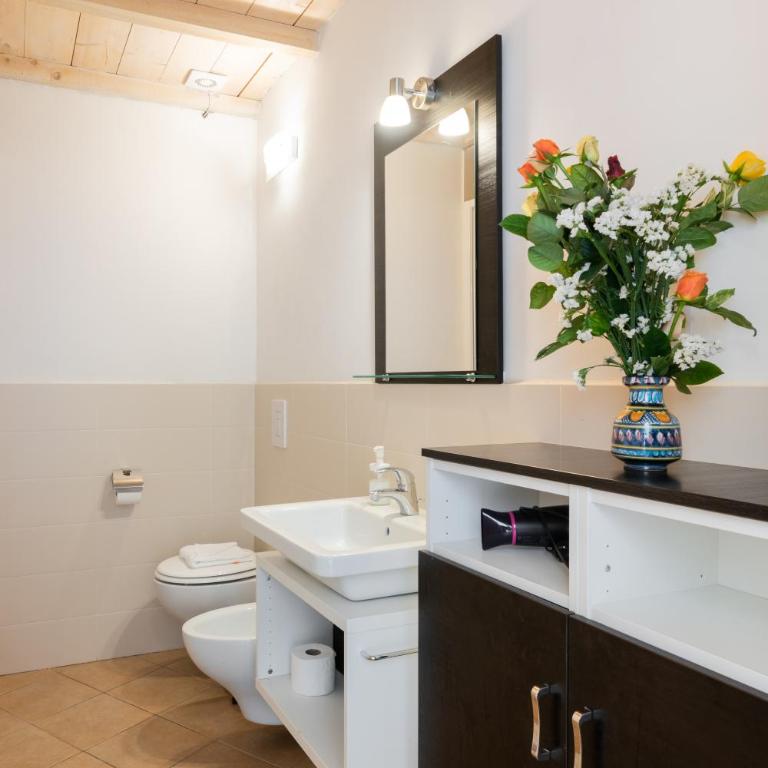 Roommo Beccaria - Appartamento con 2 Camere da Letto e Balcone - 4