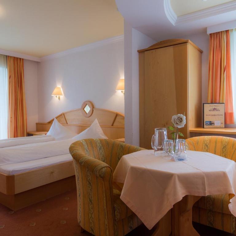 Hotel Garni Martina - Doppelzimmer mit Balkon - 2