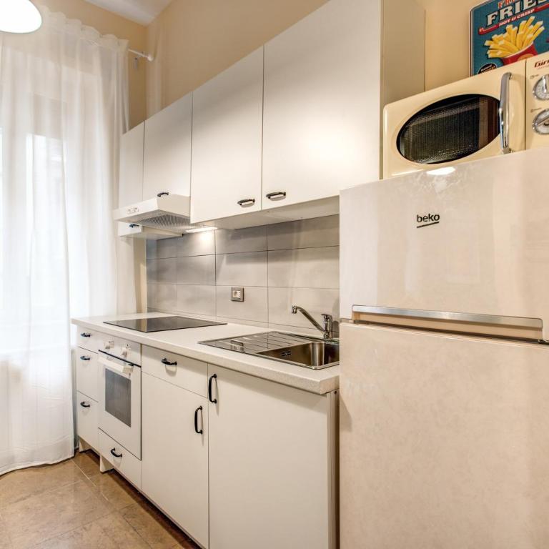 DowntownApartments - Borghese Green - Four-Bedroom Apartment - 11