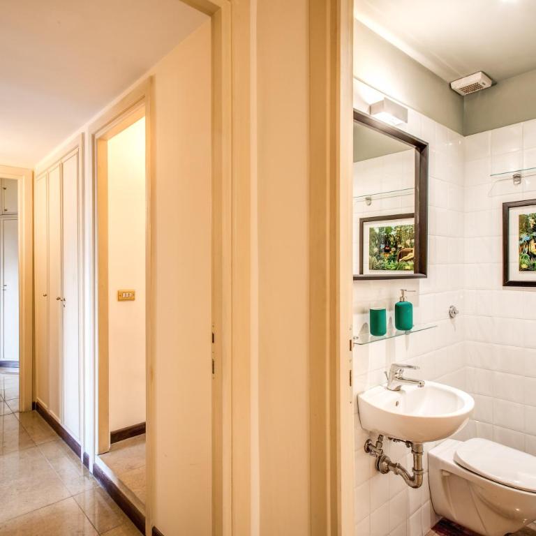 DowntownApartments - Borghese Green - Four-Bedroom Apartment - 32