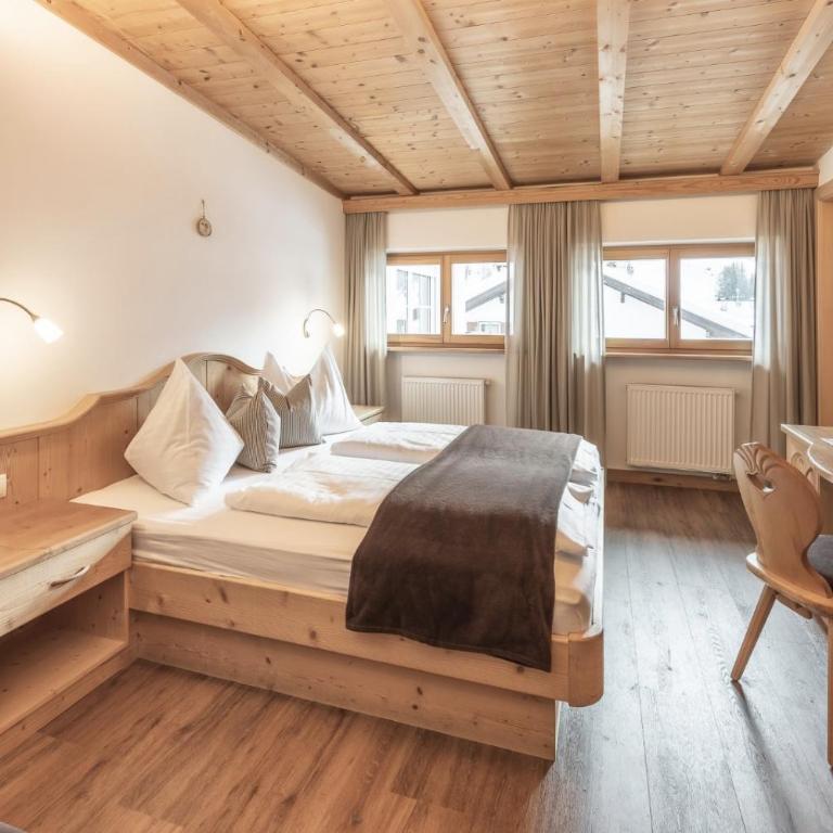 Villa David Dolomites - Camera King con Vista Montagne - 1