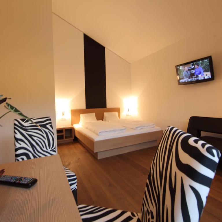 Die Dorfvilla - Includes Tauern Spa Kaprun Wellness Access 13 km away - Großes Doppelzimmer - 9