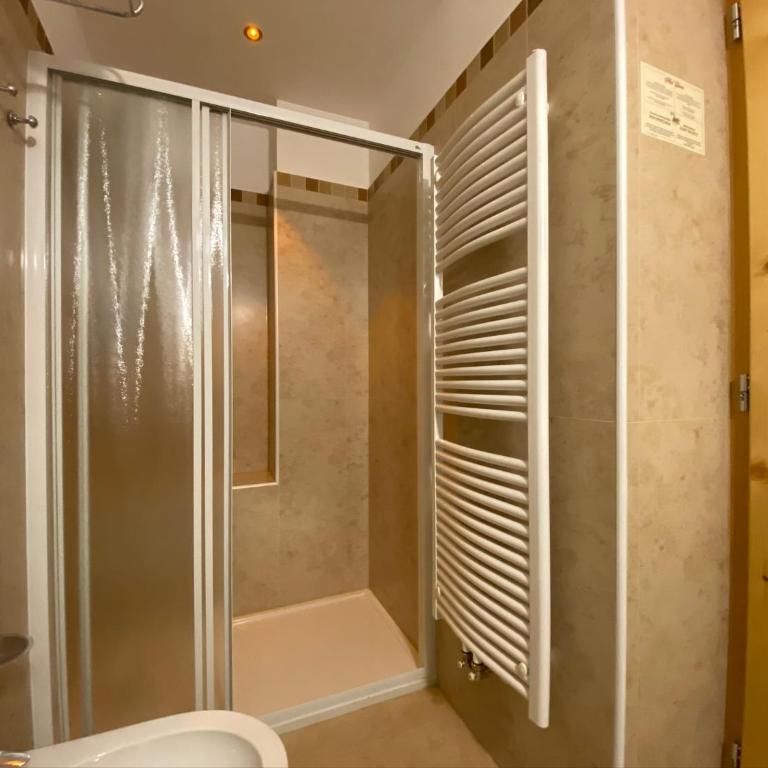 Boutique Hotel Diana - Camera Classic Matrimoniale/Doppia con Letti Singoli - 3