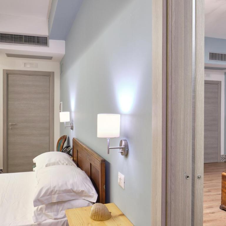 La Via del Porto Charme Rooms - Junior Suite Quadrupla - 2