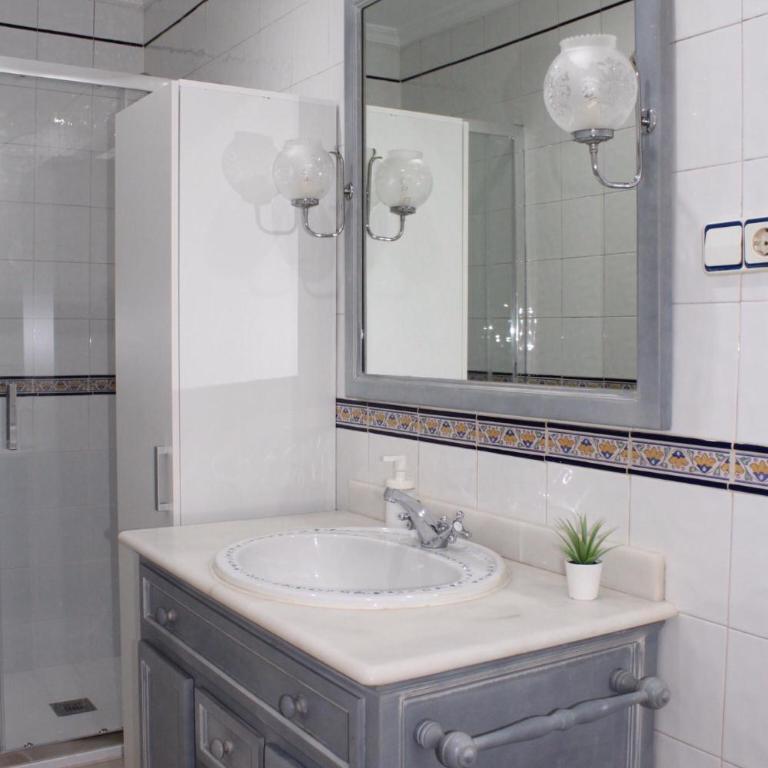 Nice and New Studio close to the city center 3ºA - One-Bedroom Apartment - 17