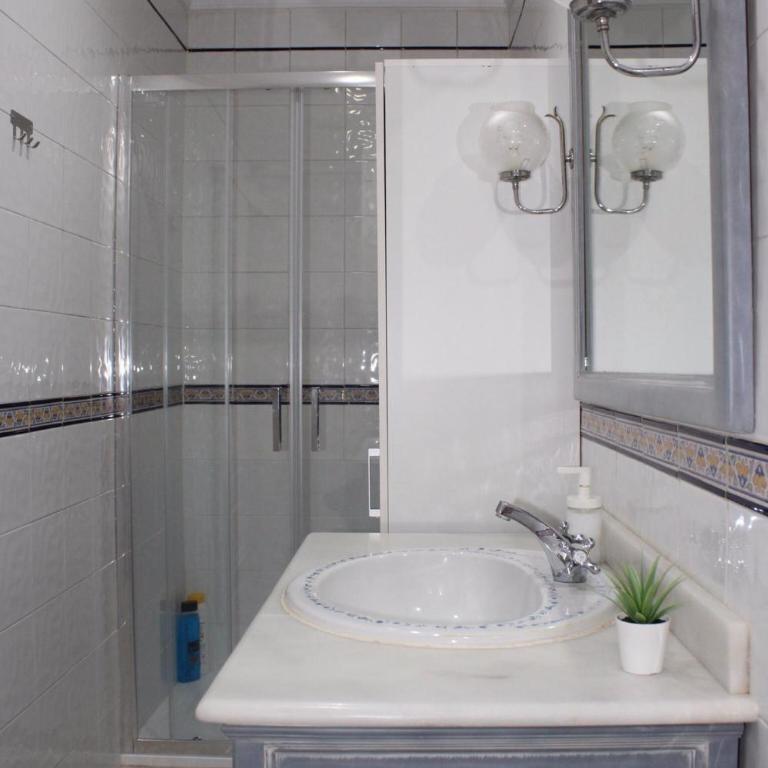 Nice and New Studio close to the city center 3ºA - One-Bedroom Apartment - 20