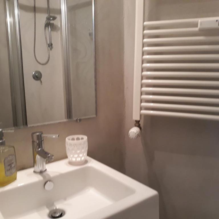 2 Be Home Colosseo - Double or Twin Room with Private Bathroom - 10