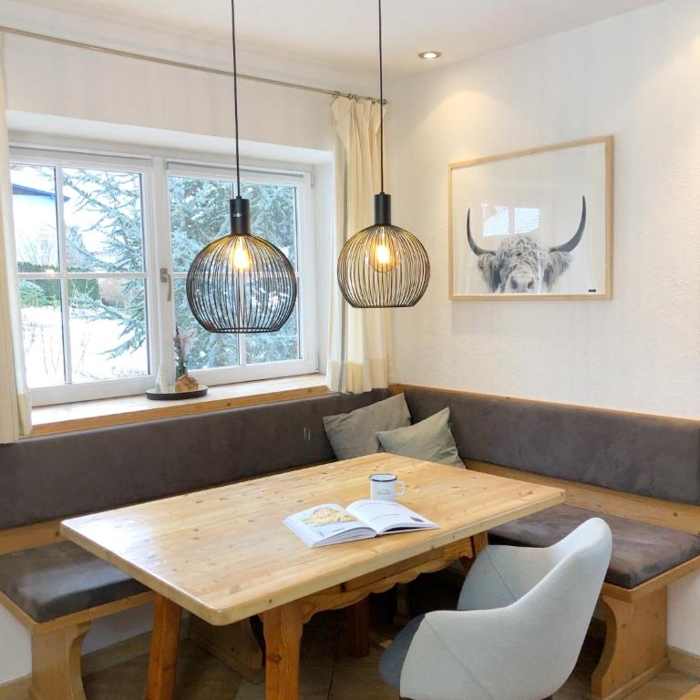 Dorfchalets & Apartments - in Kaprun centre including FREE entry Tauern Spa and Summer Card - Apartment mit Bergblick (2 Erwachsene) und kostenfreiem VIP-Eintritt ins Tauern Spa - 5