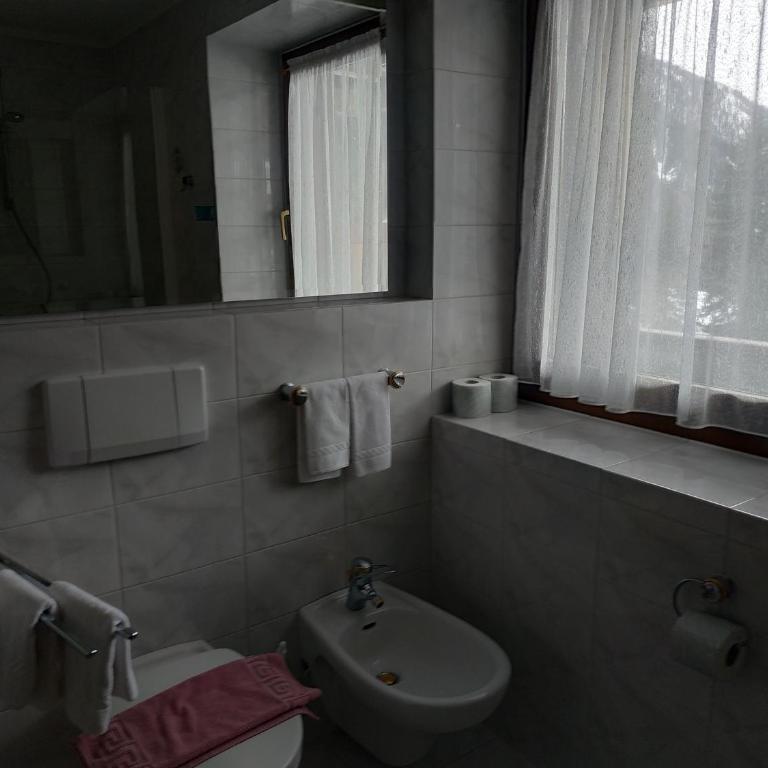 Sport Hotel Wildgall - Camera Matrimoniale Superior con Balcone - 9