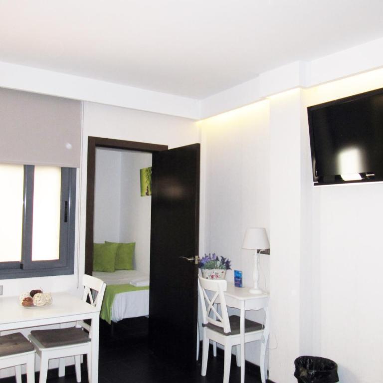 Barcelona Fifteen central Aparthotel - One-Bedroom Apartment - 5