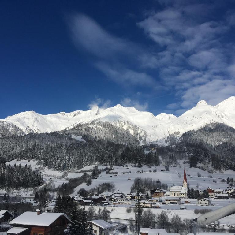 ARLALPIN - Apartment mit 1 Schlafzimmer, Balkon und Bergblick - 50
