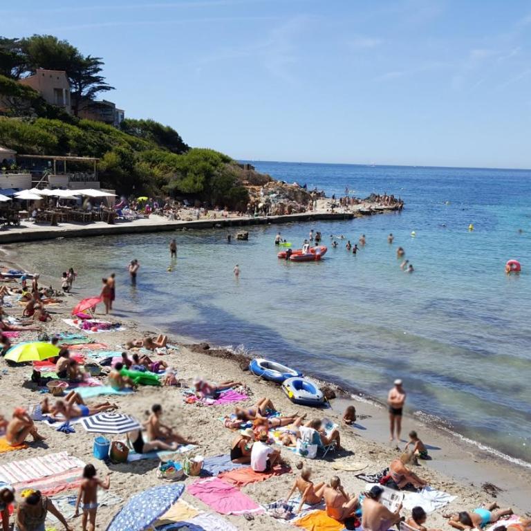 Grand T2 vue mer calme climatisé 500 m village et plage parking gratuit - Apartment mit 2 Schlafzimmern - 2