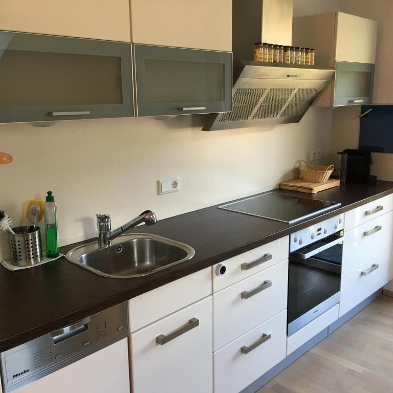 ARLALPIN - Apartment mit 1 Schlafzimmer, Balkon und Bergblick - 39