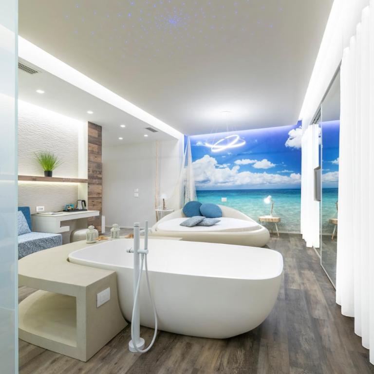 Hotel Liberty Beach - Parking & Beach - Suite Deluxe con Balcone, Vista Mare e Accesso Spiaggia - 12
