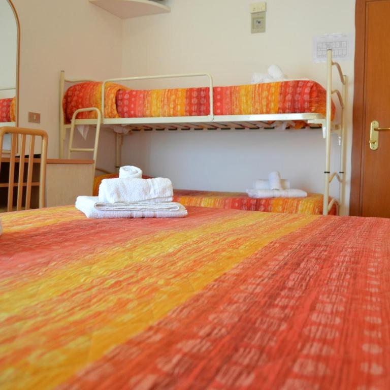 Hotel Apis - Camera Quadrupla - 4