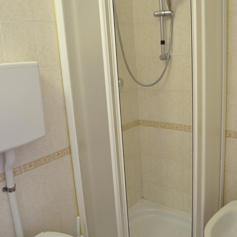 Hotel Apis - Camera Quadrupla - 2