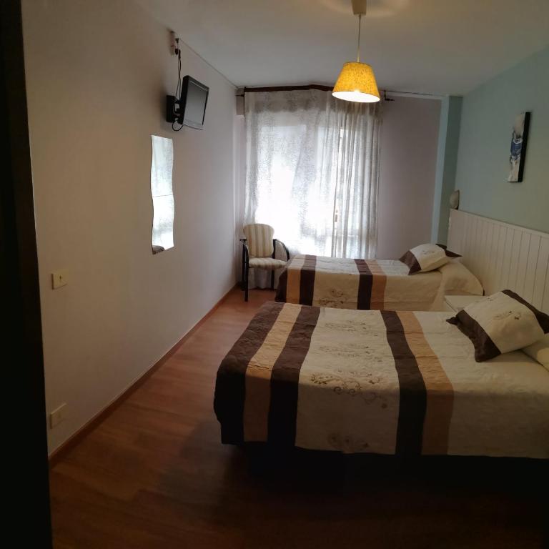 Hostal Campoamor - Habitación Triple - 5
