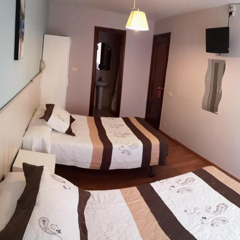 Hostal Campoamor - Habitación Triple - 6