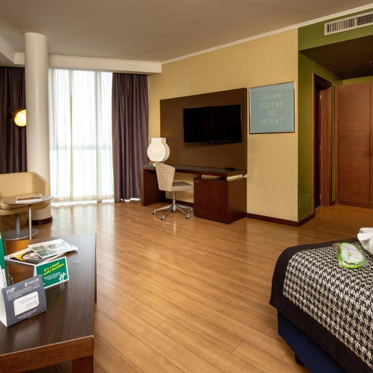 Holiday Inn Turin Corso Francia by IHG - Camera Familiare - 1