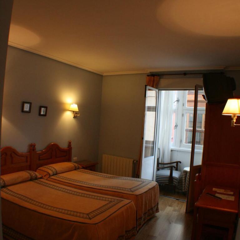 Pensión Bilbao - Twin Room - 2