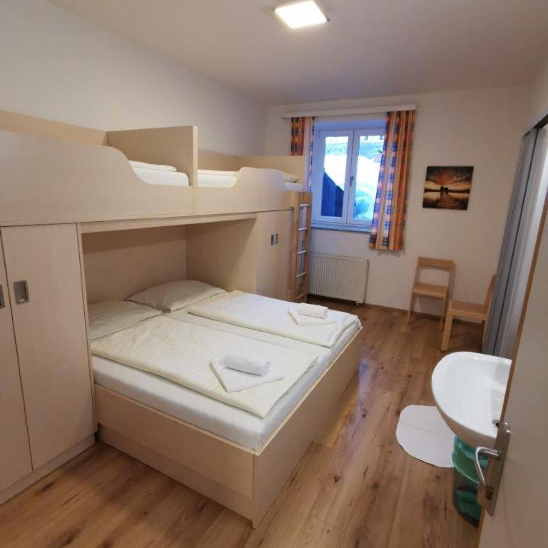 Jugend- und Familiengästehaus Heiligenblut - Vierbettzimmer - 5