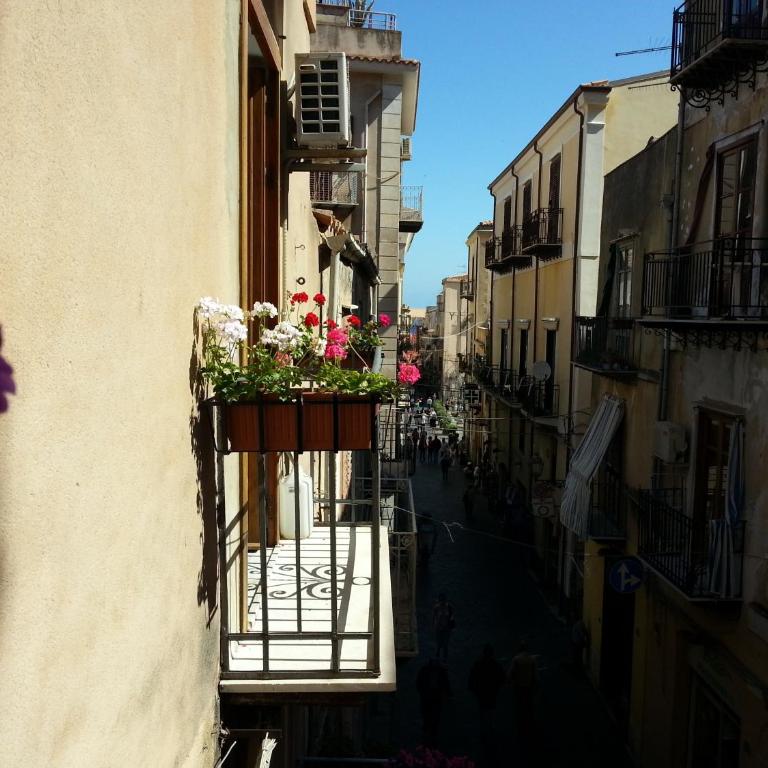 B&B Del Corso - Camera Matrimoniale con Balcone - 7