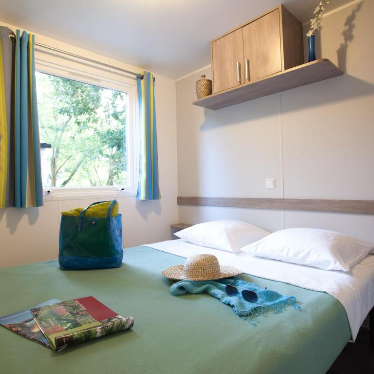Camping Le Paradis - Gîte Privilège 4 Chambres et 2 Salles de Bains - 5