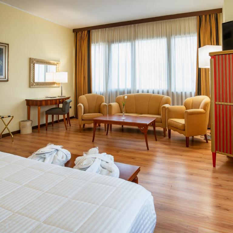 Hotel Royal Palace - Junior Suite - 2