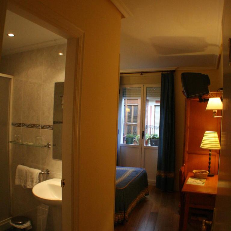 Pensión Bilbao - Double Room - 1