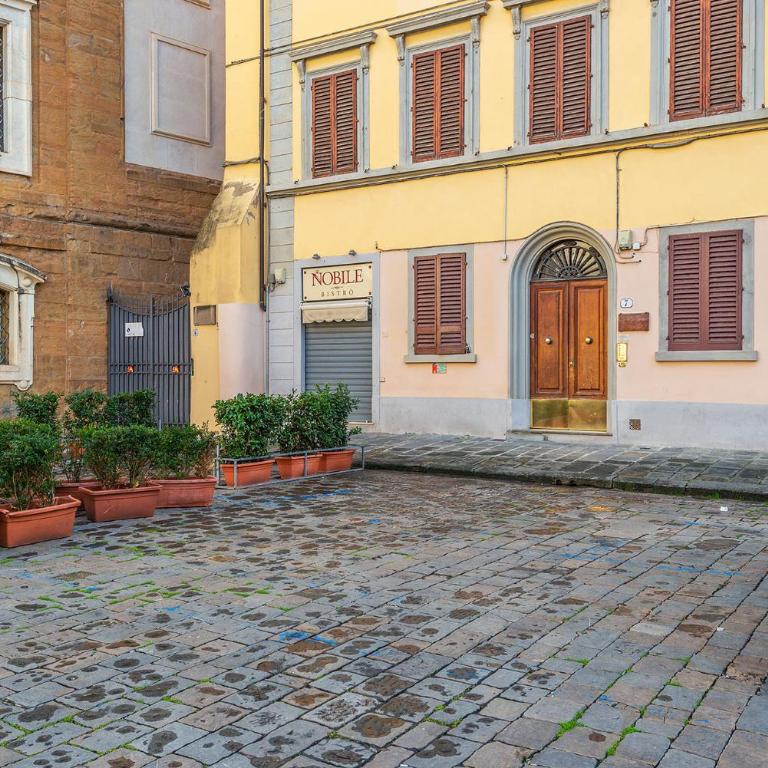 Lorenzo de' Medici Family Home - Two-Bedroom Apartment - 42
