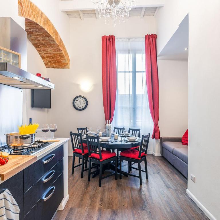 Lorenzo de' Medici Family Home - Two-Bedroom Apartment - 33