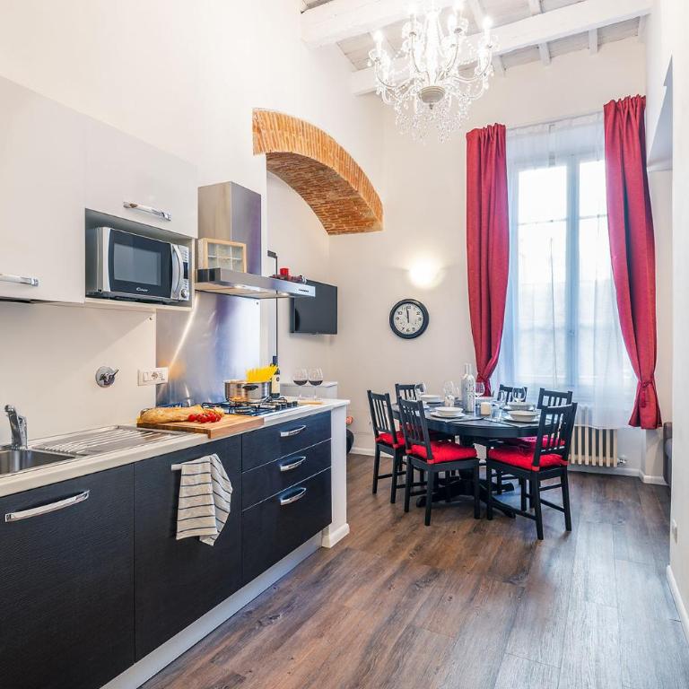 Lorenzo de' Medici Family Home - Two-Bedroom Apartment - 34