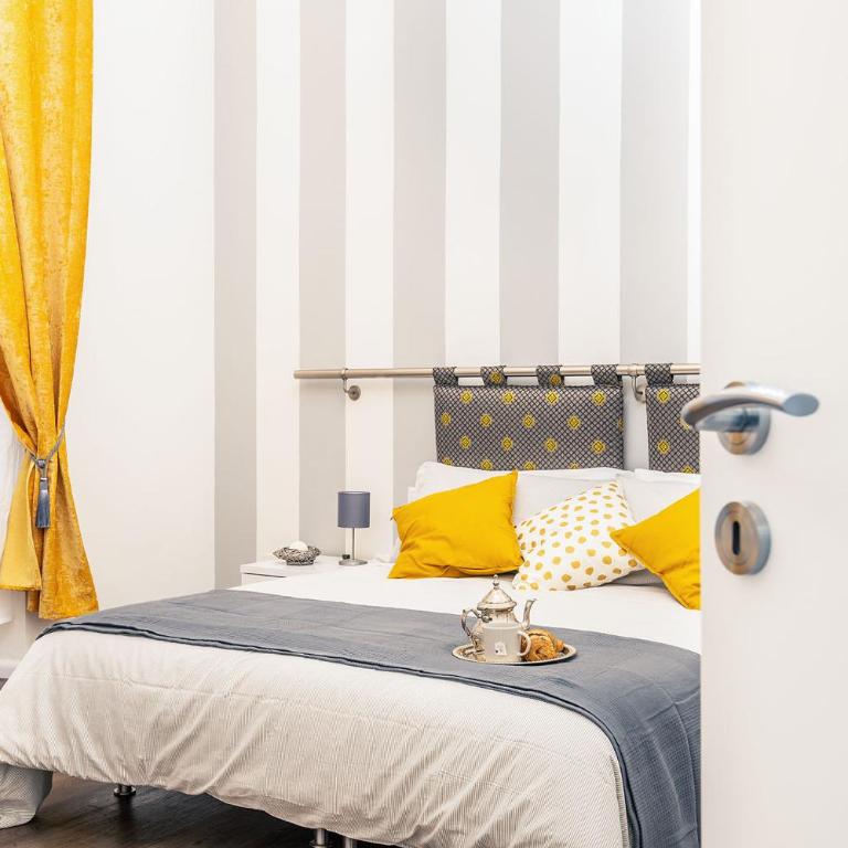 Lorenzo de' Medici Family Home - Two-Bedroom Apartment - 16