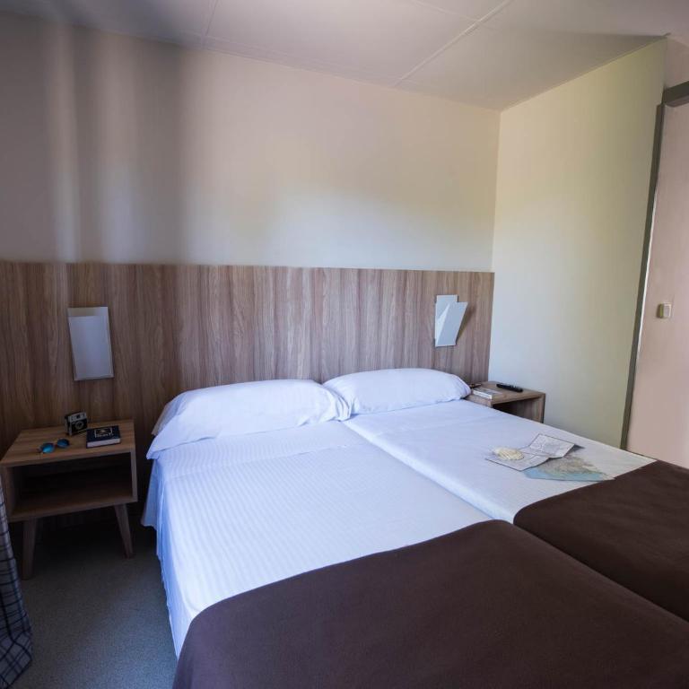 Albergue Monte Do Gozo - Twin Room - 4