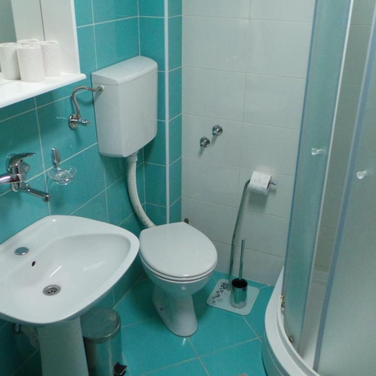 El Mar Apartments - Double Room with Private Bathroom - 4